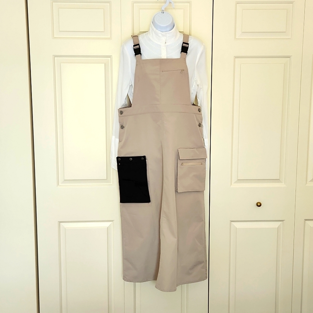 NWT Jumper skirt with detachable pockets